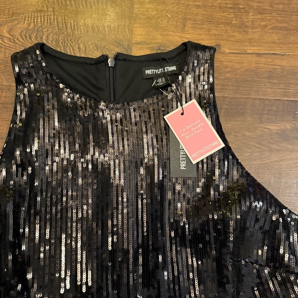 PrettyLittleThing Black Sequin Sleeveless Romper - Picture 2 of 7